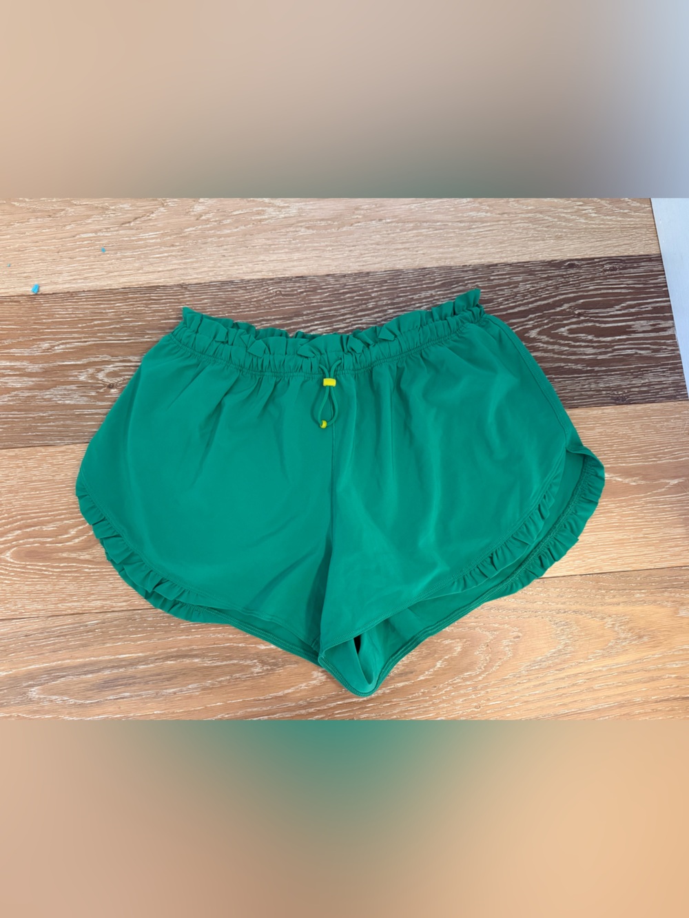 OFFLINE By Aerie 2" Ruffle Hot Stuff Short jelly bean green nwot - Picture 2 of 9